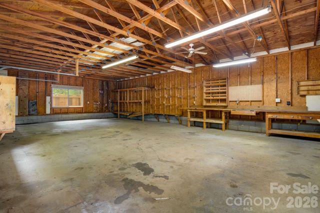 90 High Point Road, Weaverville, NC 28787