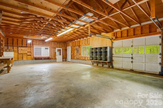 90 High Point Road, Weaverville, NC 28787