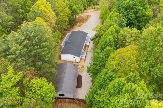 90 High Point Road, Weaverville, NC 28787
