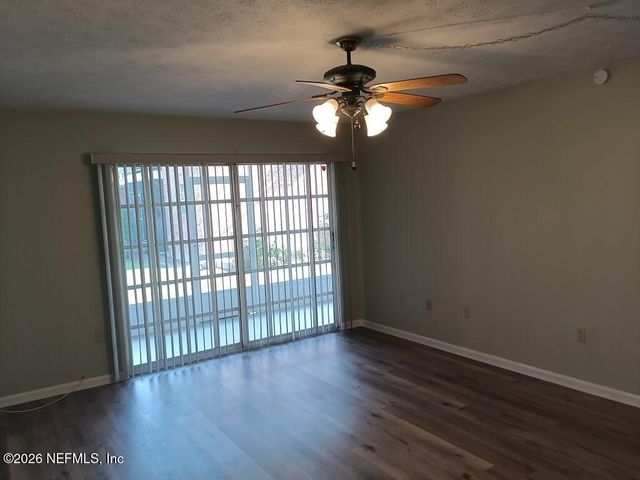 5201 ATLANTIC Boulevard 13, Jacksonville, FL 32207