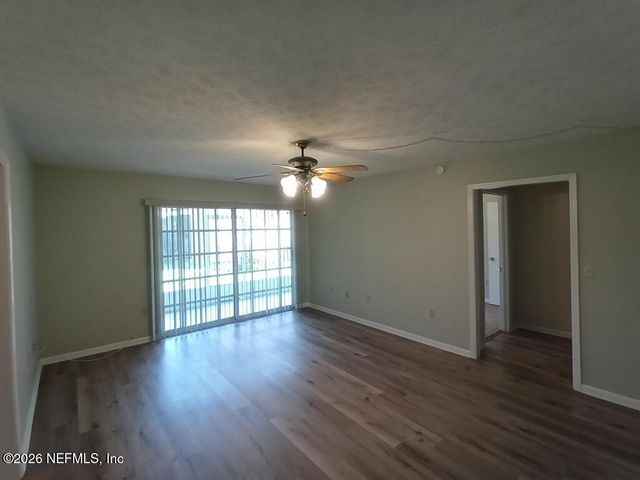 5201 ATLANTIC Boulevard 13, Jacksonville, FL 32207