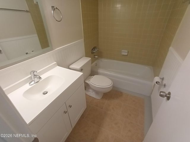 5201 ATLANTIC Boulevard 13, Jacksonville, FL 32207