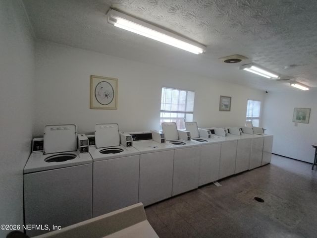 5201 ATLANTIC Boulevard 13, Jacksonville, FL 32207
