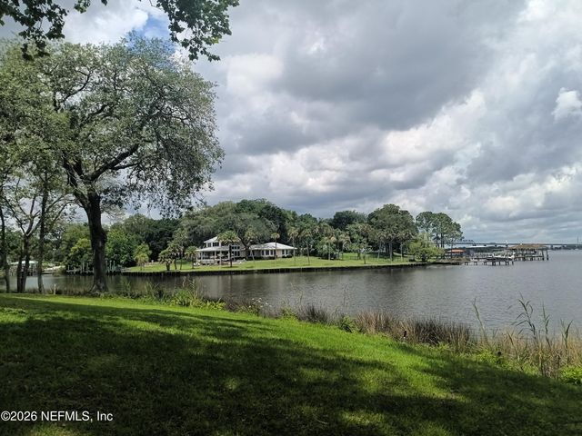 5201 ATLANTIC Boulevard 13, Jacksonville, FL 32207