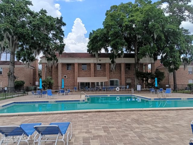 5201 ATLANTIC Boulevard 13, Jacksonville, FL 32207
