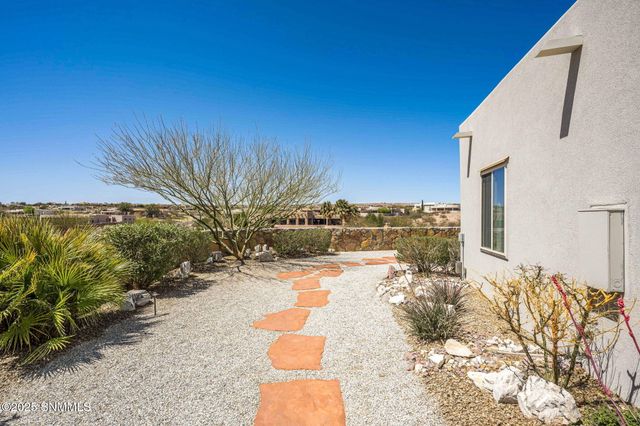 10300 Tuscany Drive, Las Cruces, NM 88007