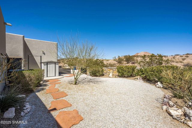 10300 Tuscany Drive, Las Cruces, NM 88007