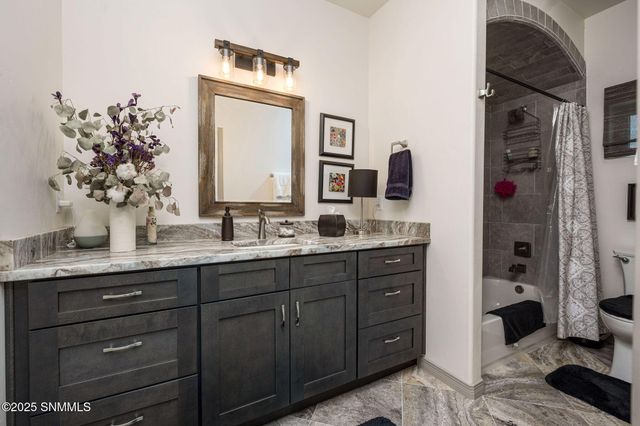 10300 Tuscany Drive, Las Cruces, NM 88007