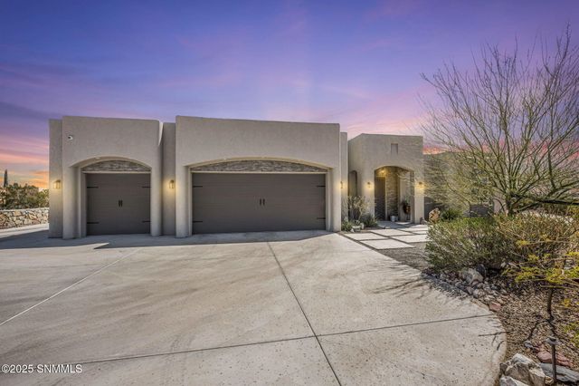 10300 Tuscany Drive, Las Cruces, NM 88007