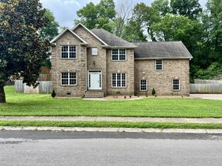 271 Page Dr, Mount Juliet, TN 37122