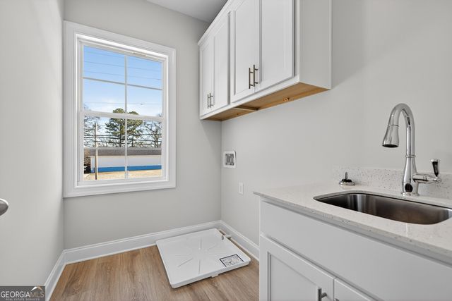 5554 Spring Street, Flowery Branch, GA 30542