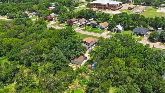 812 E Sumpter, Mexia, TX 76667