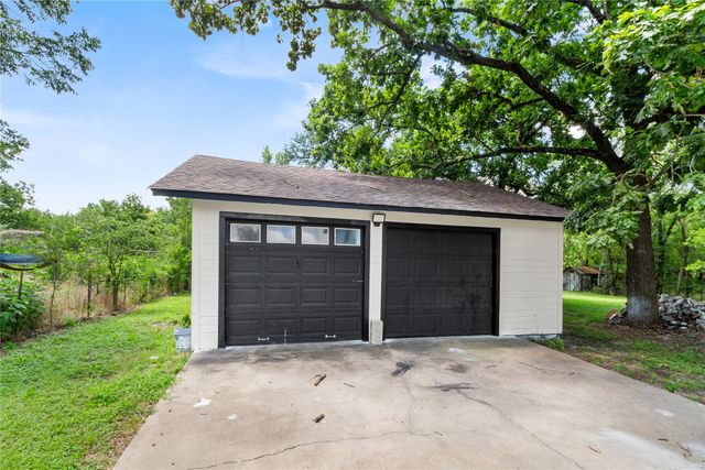 812 E Sumpter, Mexia, TX 76667