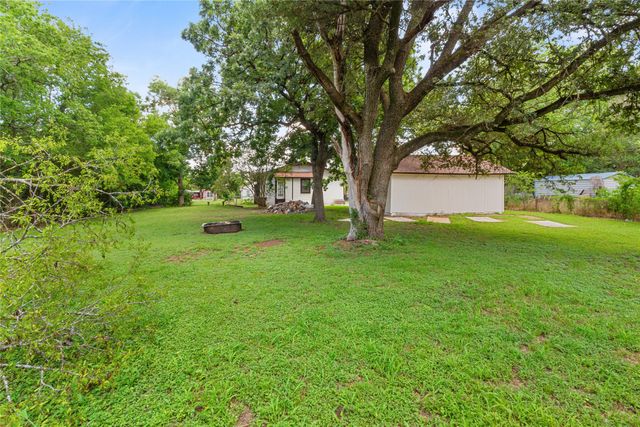812 E Sumpter, Mexia, TX 76667