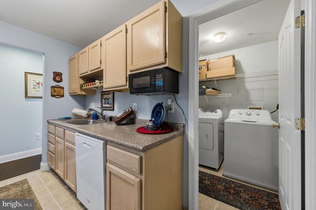 2607 WATERS EDGE DR, Newark, DE 19702