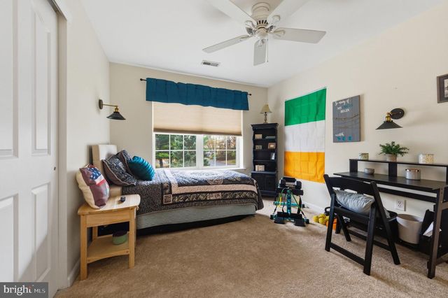 2607 WATERS EDGE DR, Newark, DE 19702