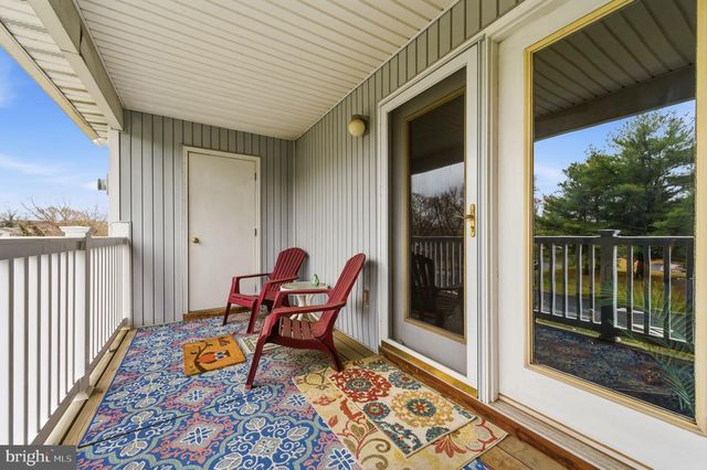 2607 WATERS EDGE DR, Newark, DE 19702