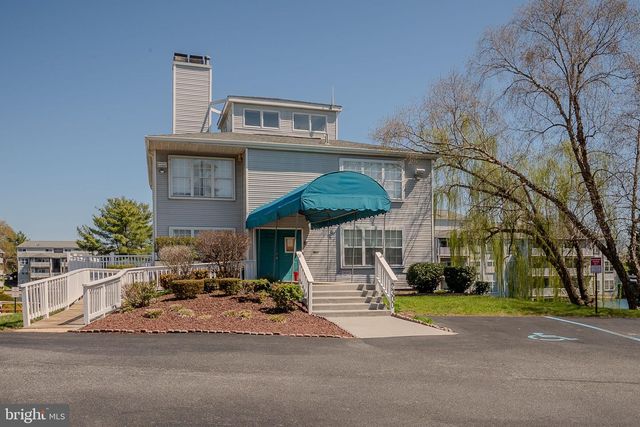 2607 WATERS EDGE DR, Newark, DE 19702