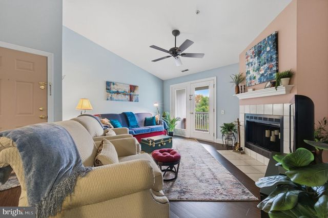 2607 WATERS EDGE DR, Newark, DE 19702