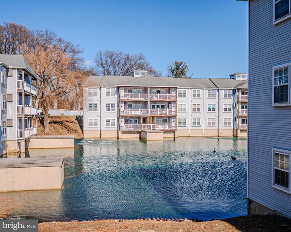 2607 WATERS EDGE DR, Newark, DE 19702