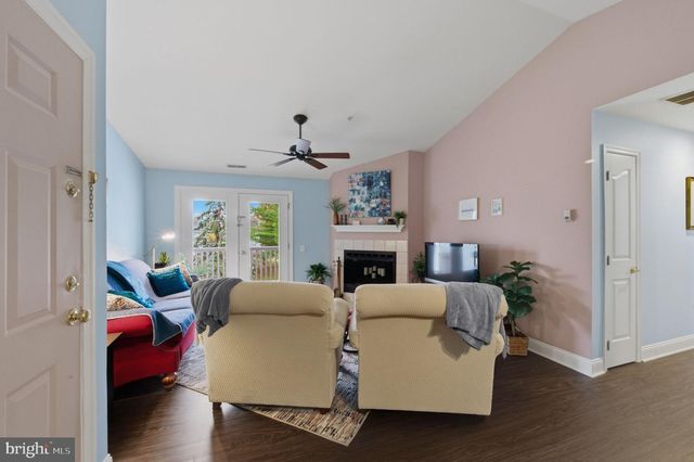 2607 WATERS EDGE DR, Newark, DE 19702