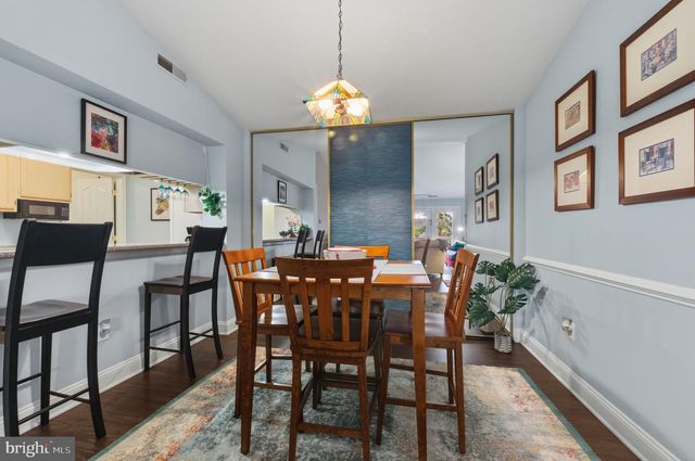 2607 WATERS EDGE DR, Newark, DE 19702