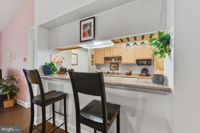 2607 WATERS EDGE DR, Newark, DE 19702