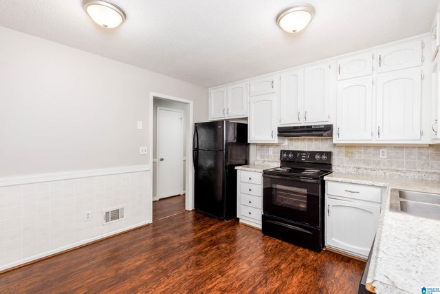 1708 ENGLISH KNOLL LANE, Birmingham, AL 35235