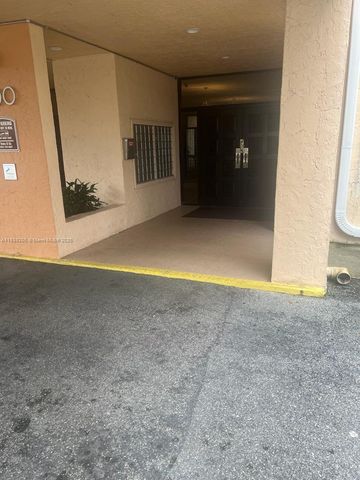 500 Executive Center Dr 2G, West Palm Beach, FL 33401