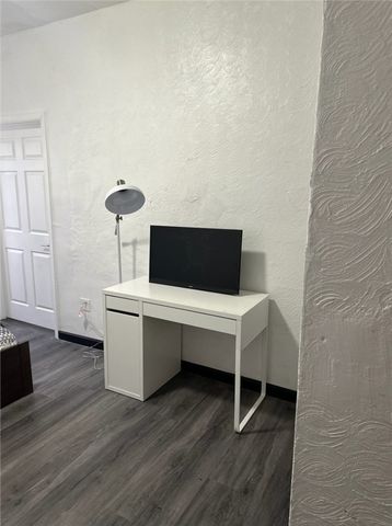 2761 W Avenue F, Lancaster, CA 93536