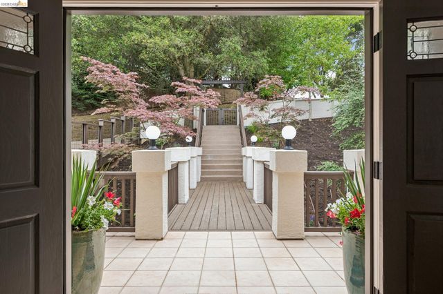 1325 Drury Rd, Berkeley, CA 94705
