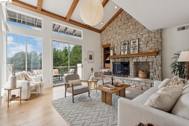 1325 Drury Rd, Berkeley, CA 94705