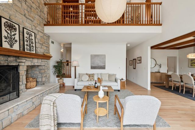 1325 Drury Rd, Berkeley, CA 94705