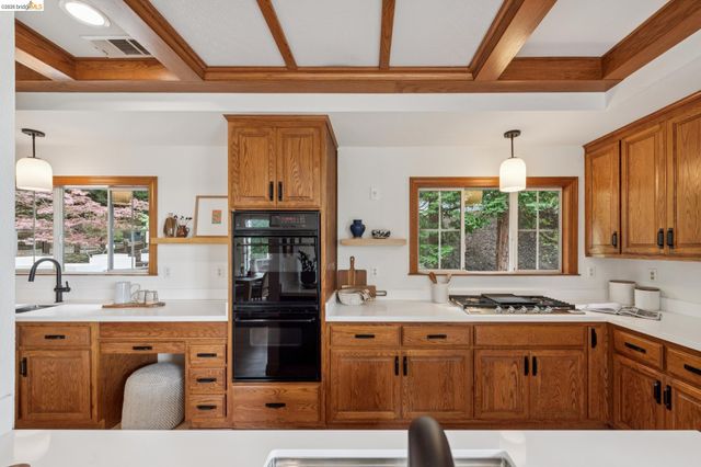 1325 Drury Rd, Berkeley, CA 94705