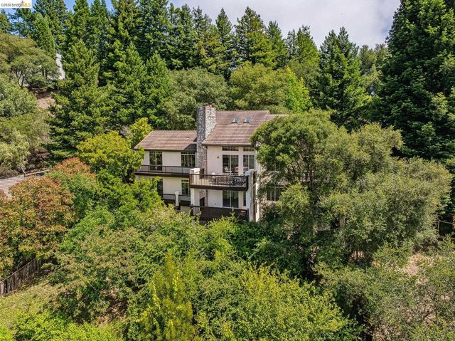 1325 Drury Rd, Berkeley, CA 94705