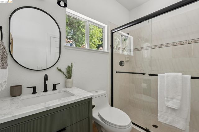 1325 Drury Rd, Berkeley, CA 94705