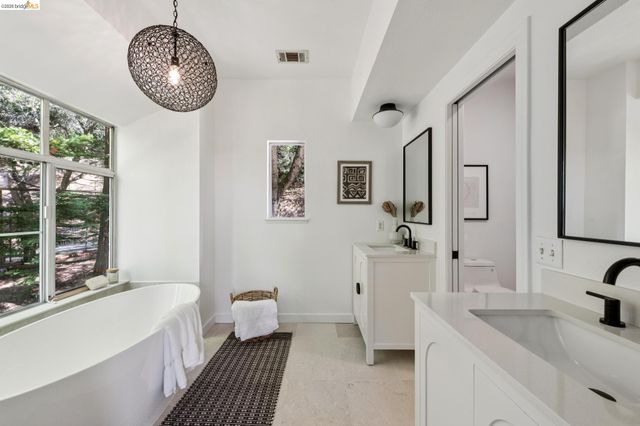 1325 Drury Rd, Berkeley, CA 94705