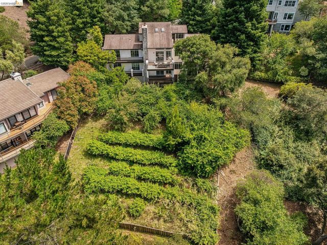 1325 Drury Rd, Berkeley, CA 94705