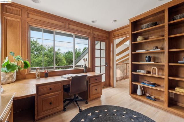 1325 Drury Rd, Berkeley, CA 94705