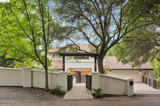 1325 Drury Rd, Berkeley, CA 94705