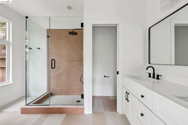 1325 Drury Rd, Berkeley, CA 94705