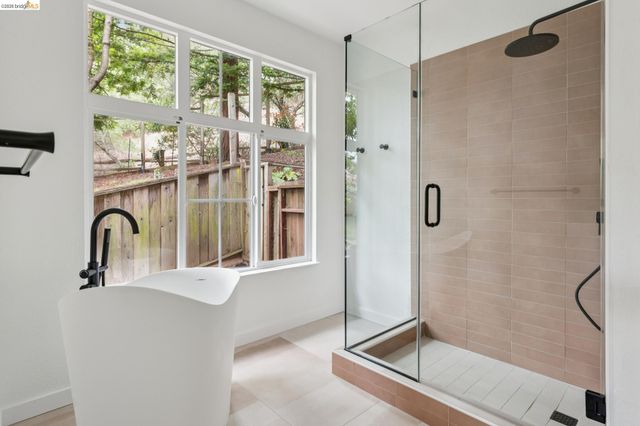 1325 Drury Rd, Berkeley, CA 94705