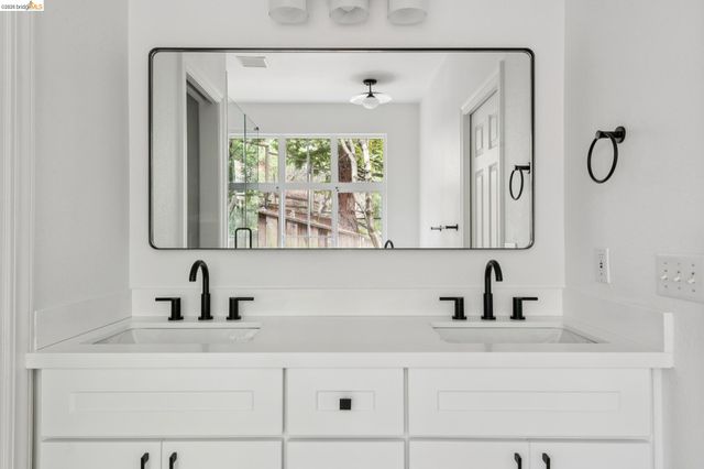 1325 Drury Rd, Berkeley, CA 94705