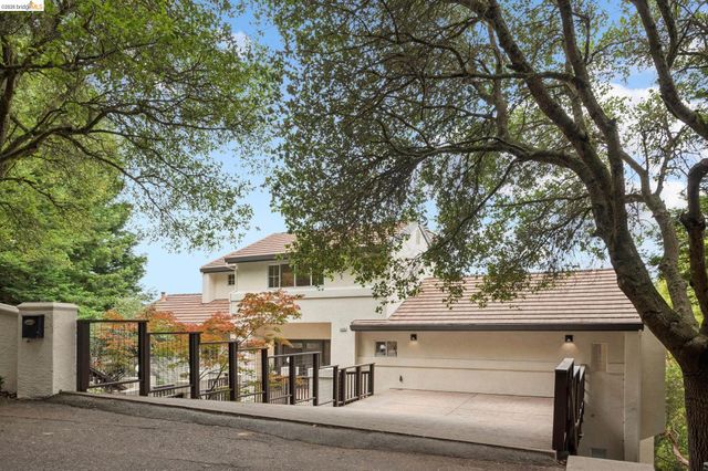 1325 Drury Rd, Berkeley, CA 94705