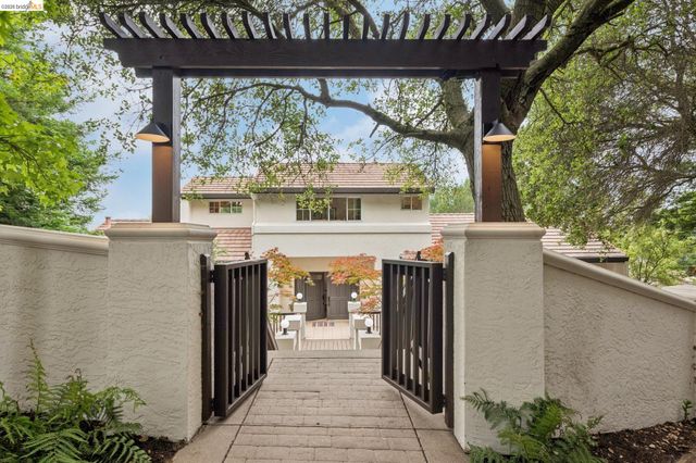 1325 Drury Rd, Berkeley, CA 94705