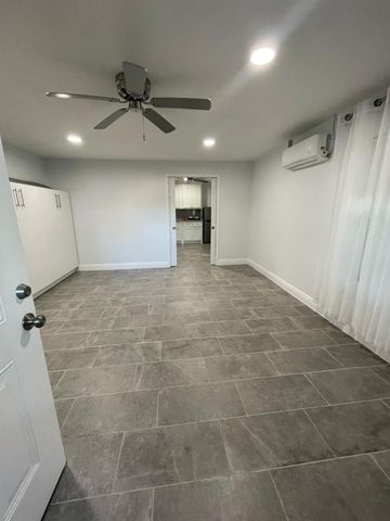 7410 Ilex Street C, Houston, TX 77012