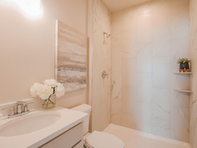 7482 E 116th Avenue, Crown Point, IN 46307