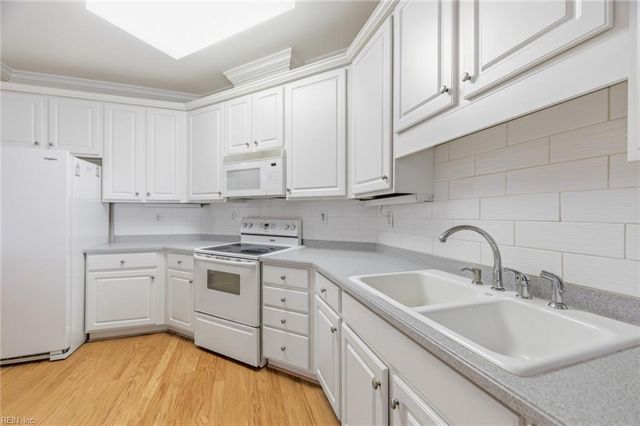 400 Rudee Point Rd Apt 307, Virginia Beach, VA 23451