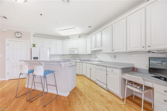 400 Rudee Point Rd Apt 307, Virginia Beach, VA 23451