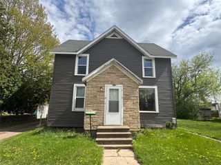 613-613 1/2 E Grand Avenue #1-2, Chippewa Falls, WI 54729